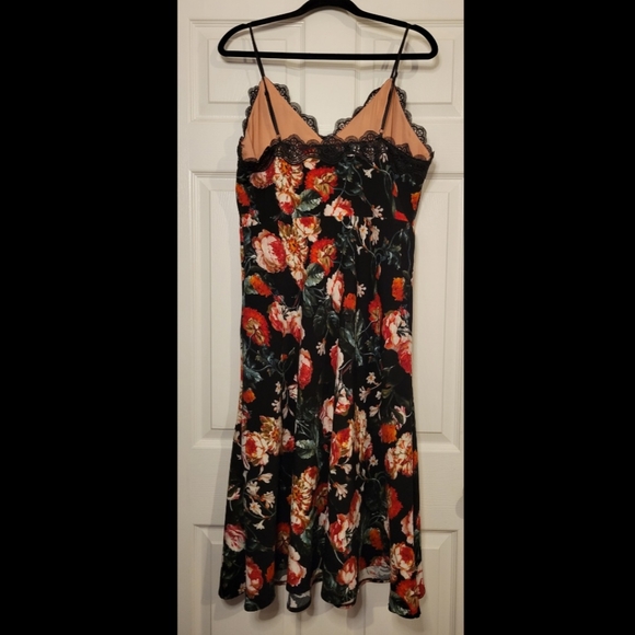 Foxiedox Autumnal Dress - Picture 11 of 16